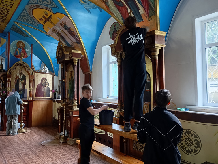 Участие в благоустройстве храма в честь Сятого Серафима Соровского.